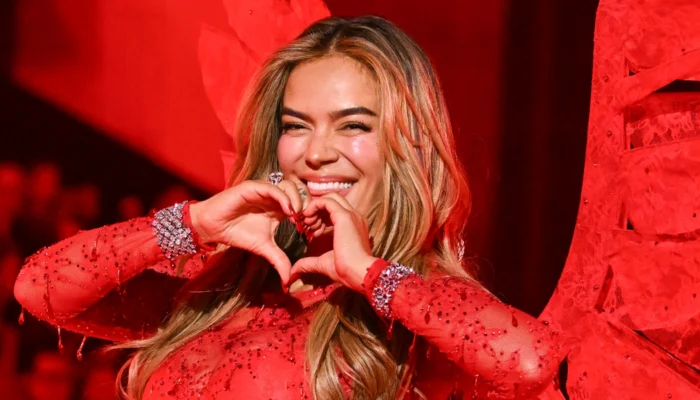 Karol-G-Victoria-Secrets-Moda-Emisoras-Musicales