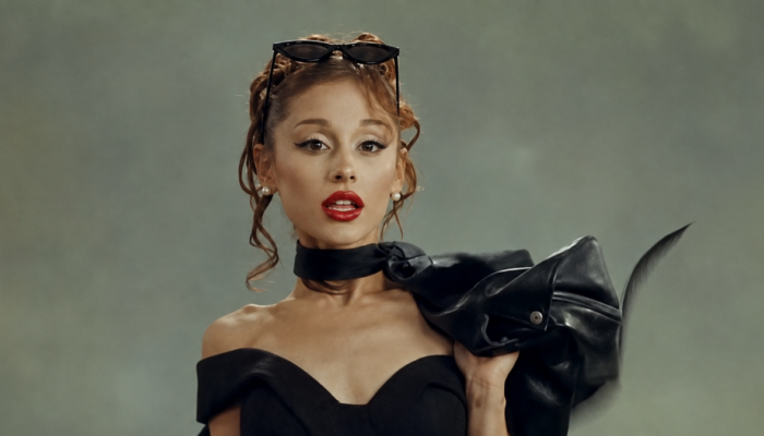 ariana-grande-espana-petal-11(1)